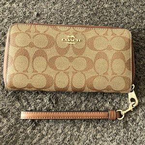 Coach wristlet